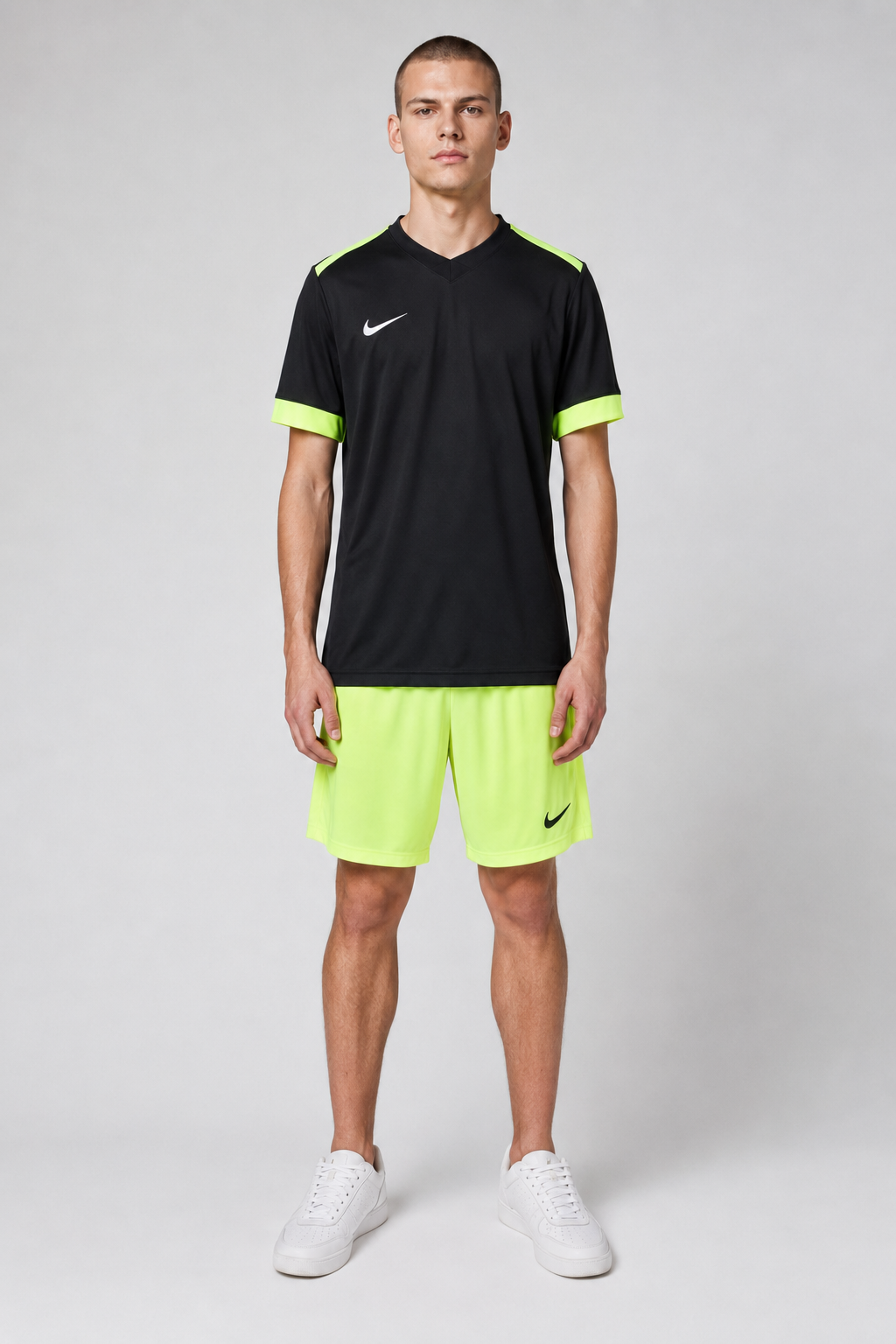 Nike Set T-Shirt + Hose XL